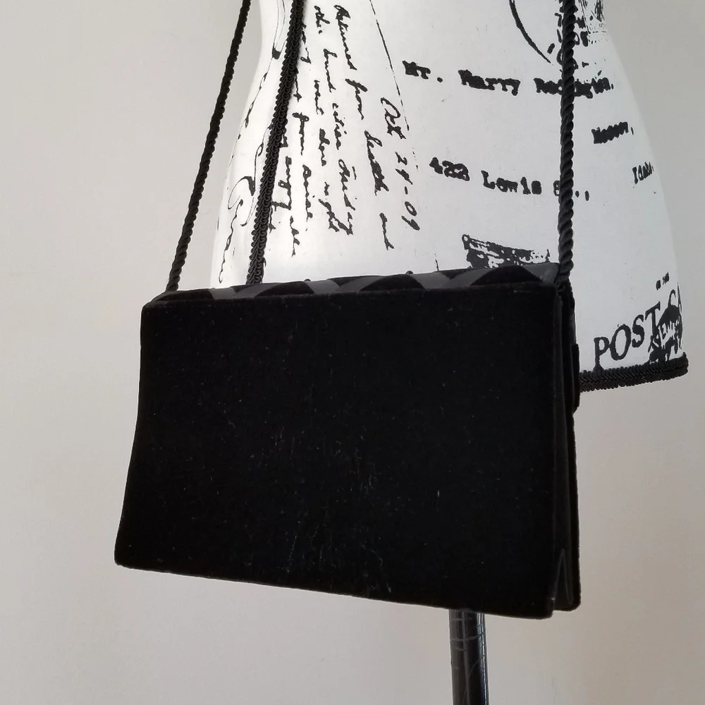 N/A black velvet